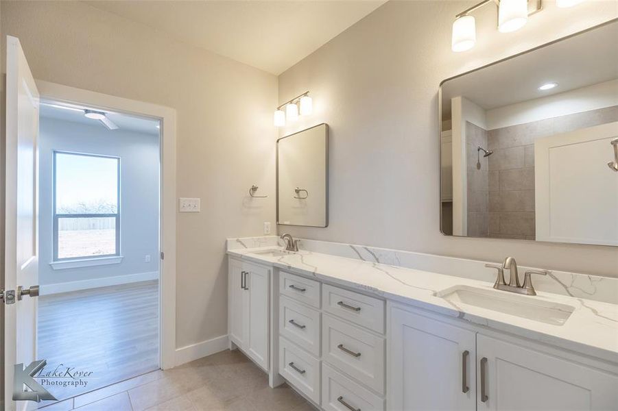 Furnished interior view inside a new home in , Abilene (Image 17).