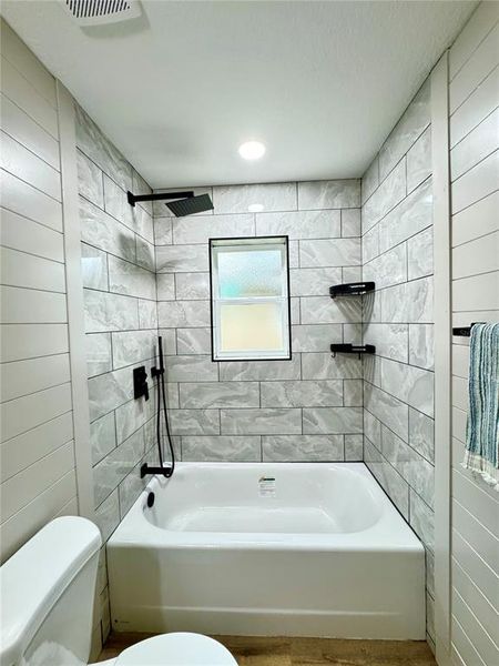 Furnished interior view inside a new home in , Ocala (Image 23).