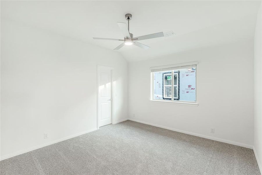 Spacious, unfurnished interior of a new home in Country Lakes Classic 60, Argyle (Image 33).