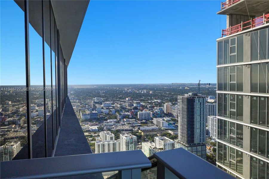 Condo located in Miami, FL showcasing its design and architecture (Image 21).