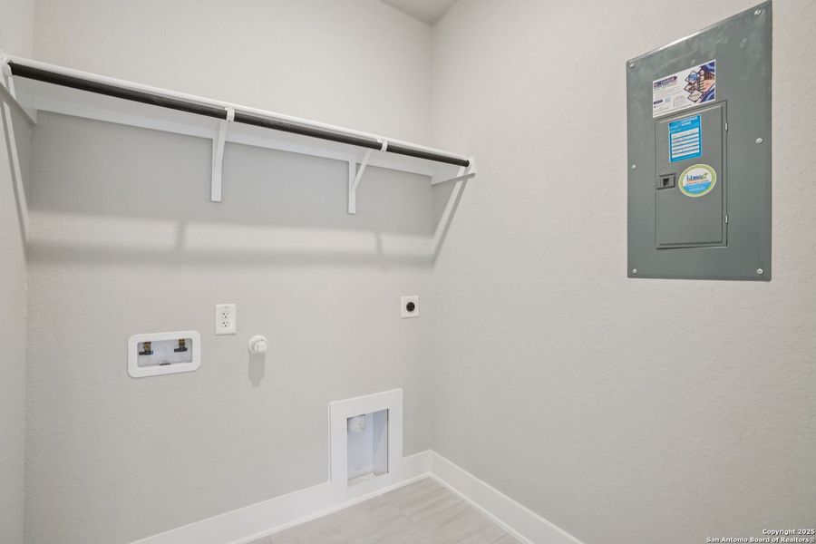 Spacious, unfurnished interior of a new home in Kallison Ranch, San Antonio (Image 33).