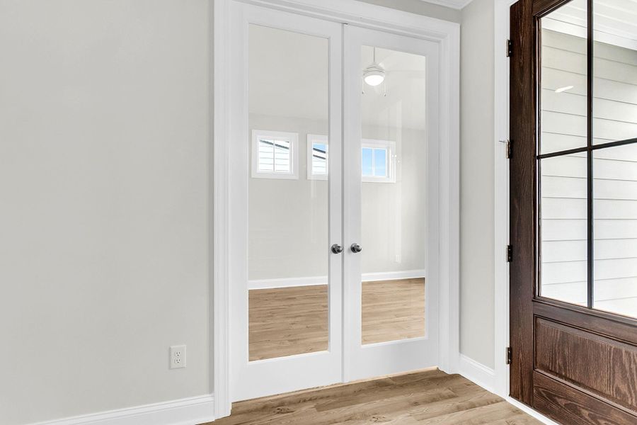 Spacious, unfurnished interior of a new home in Kings River Preserve, Hollywood (Image 30).