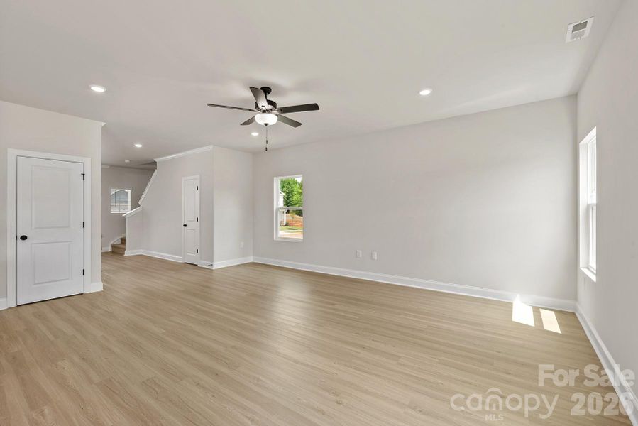Spacious, unfurnished interior of a new home in Ascot Woods, Charlotte (Image 10).