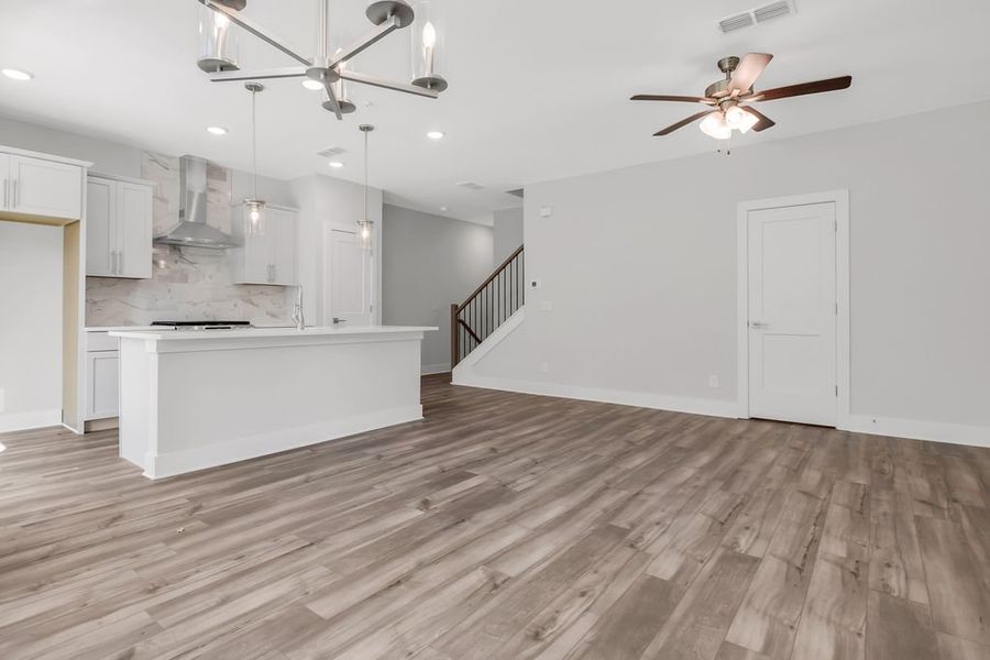 Spacious, unfurnished interior of a new home in Echo Park, Suwanee (Image 28).