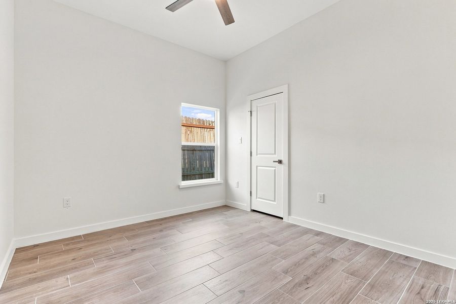 Spacious, unfurnished interior of a new home in , Selma (Image 29).