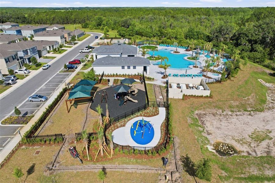 Community amenities in Cascades, Davenport (Image 34).