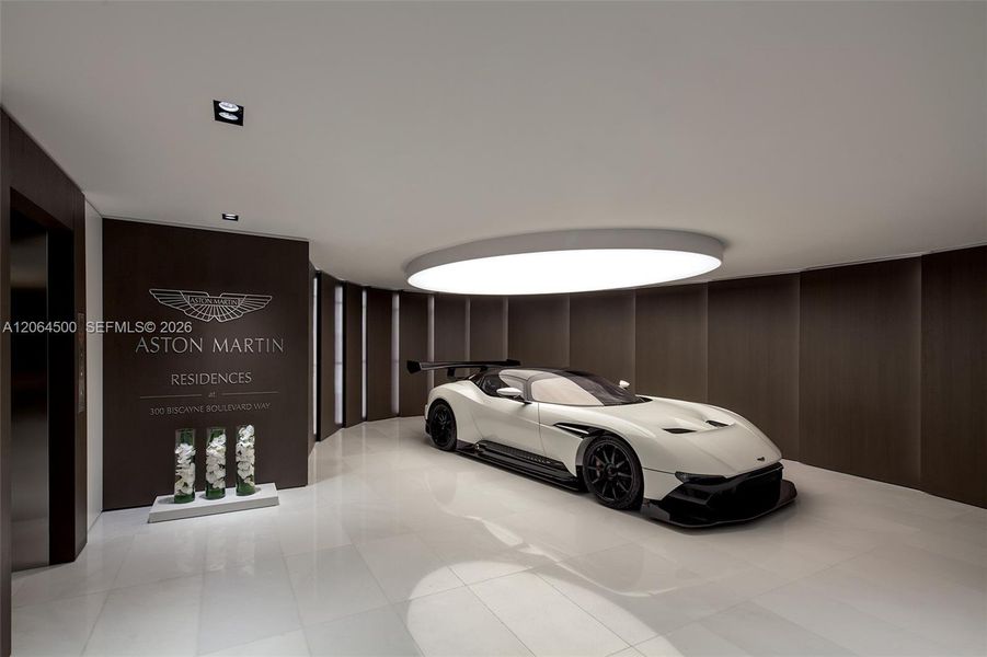 Aston Martin Vulcan(Comes with the unit) Aston Martin Vulcan(Comes with the unit)