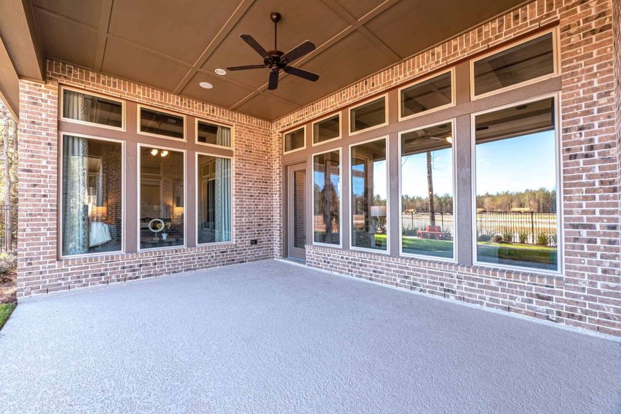 Representative exterior details of a home built from the 4290 by Ravenna Homes in Artavia 70′, Conroe (Image 3). Representative exterior details of a home built from the 4290 by Ravenna Homes in Artavia 70′, Conroe (Image 3).