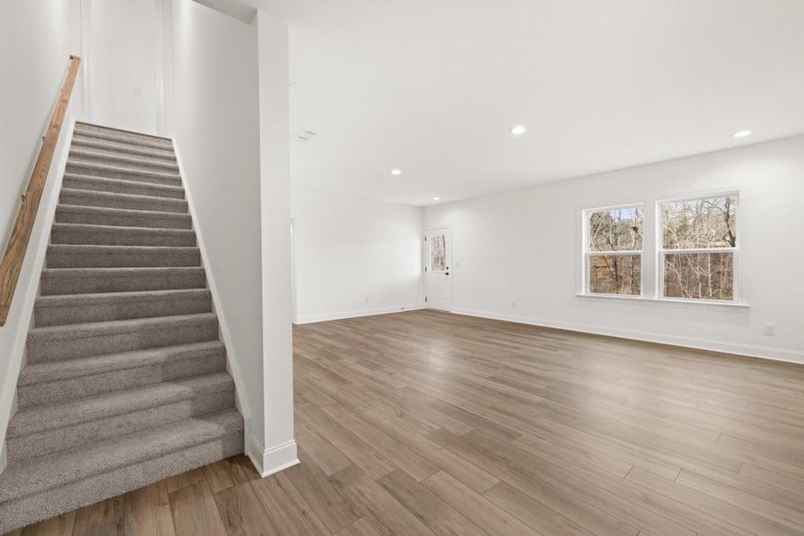 Spacious, unfurnished interior of a new home in East Harbor II at Chestatee, Dawsonville (Image 42).