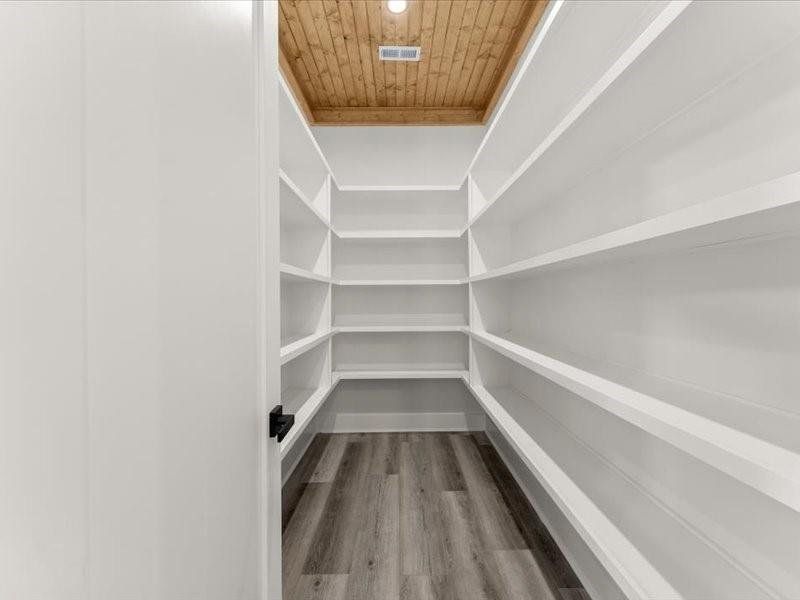 Spacious, unfurnished interior of a new home in , Dahlonega (Image 83).