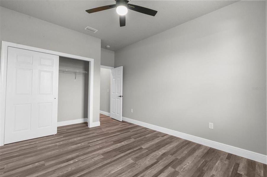 Spacious, unfurnished interior of a new home in , Weeki Wachee (Image 21).