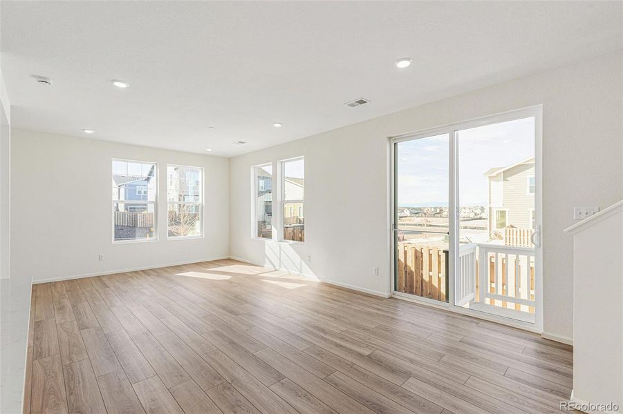 Spacious, unfurnished interior of a new home in Turnberry Villas, Commerce City (Image 16).