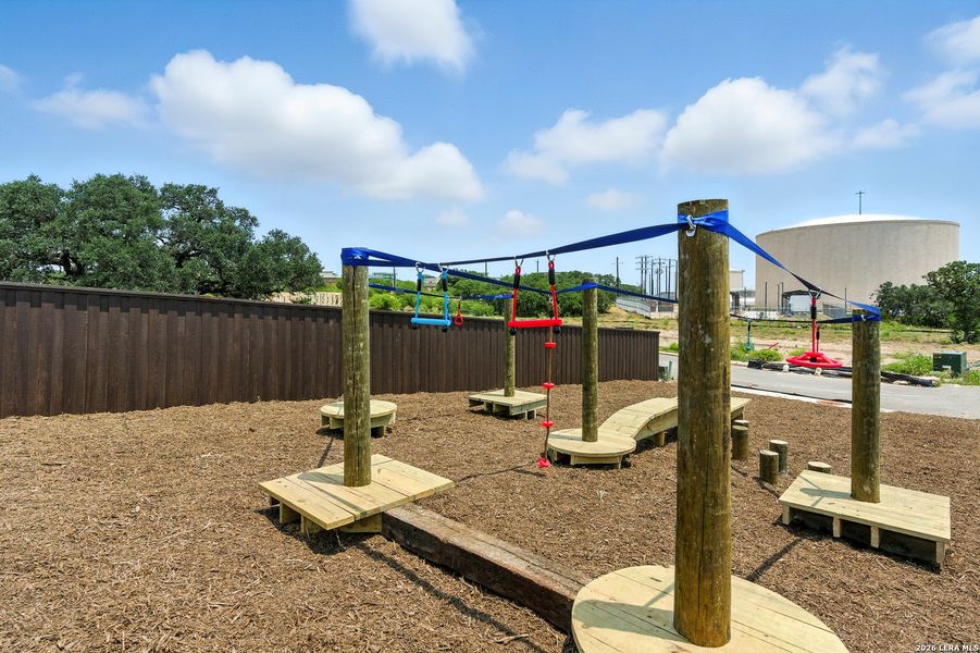 Community amenities in Centero at Stone Oak, San Antonio (Image 34).