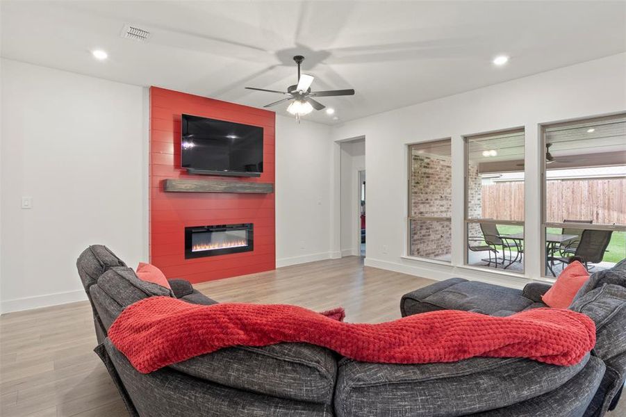 Furnished interior view inside a new home in , Saginaw (Image 27).