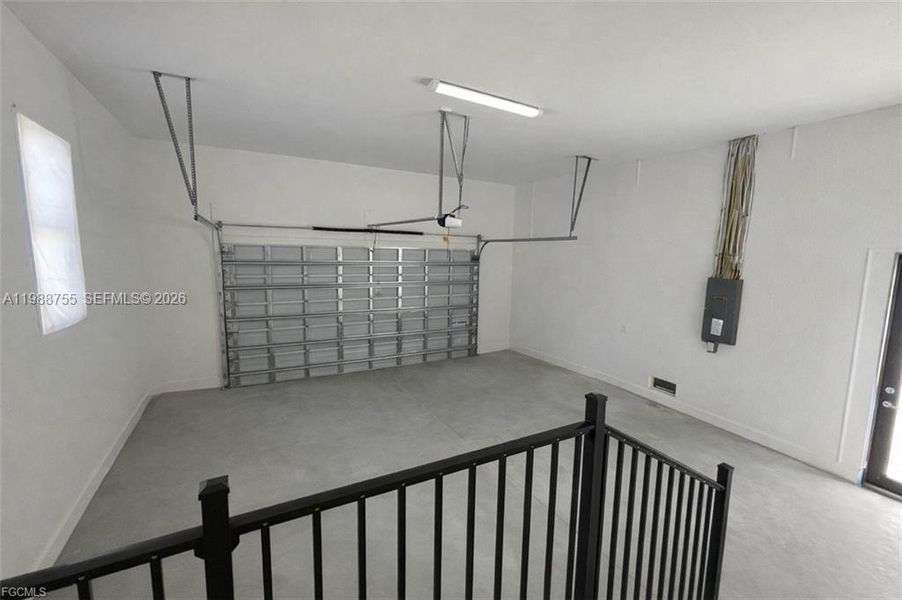 Spacious, unfurnished interior of a new home in , Punta Gorda (Image 12).