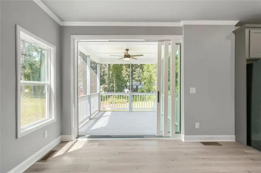 Spacious, unfurnished interior of a new home in , Atlanta (Image 12).