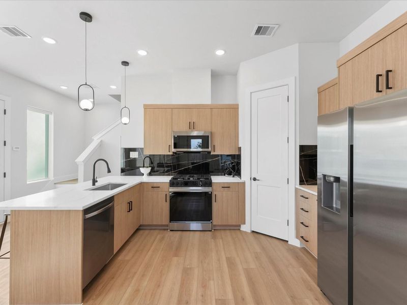 Furnished interior view inside a new home in Jesselton Square at Creekmont, Houston (Image 17). Furnished interior view inside a new home in Jesselton Square at Creekmont, Houston (Image 17).