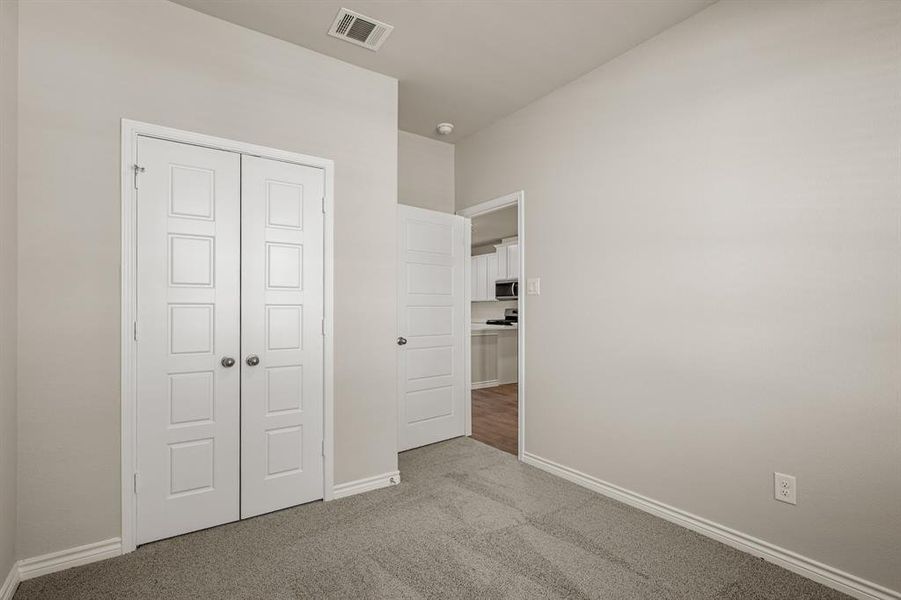 Spacious, unfurnished interior of a new home in Rocky Creek Crossing, Fort Worth (Image 19). Spacious, unfurnished interior of a new home in Rocky Creek Crossing, Fort Worth (Image 19).