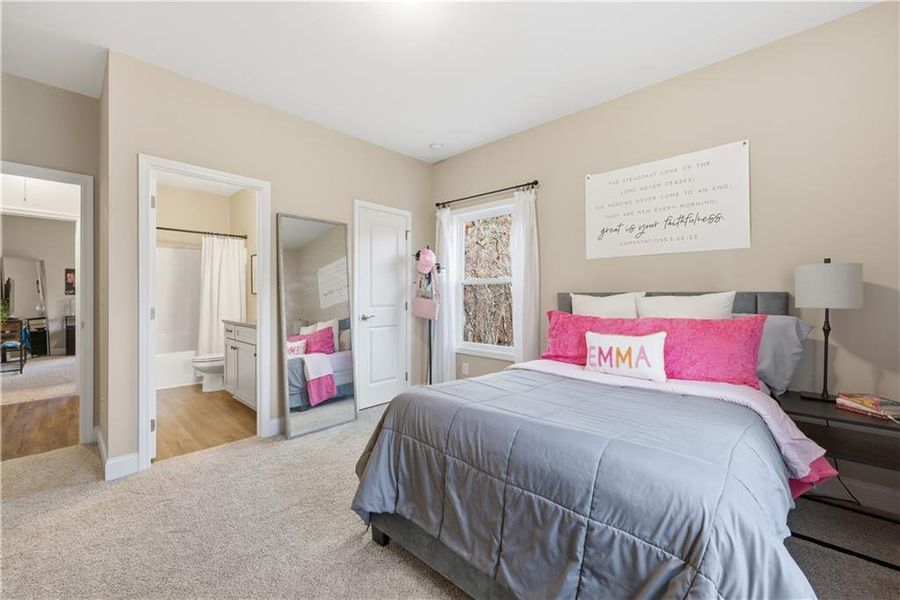 Furnished interior view inside a new home in , Waleska (Image 36).