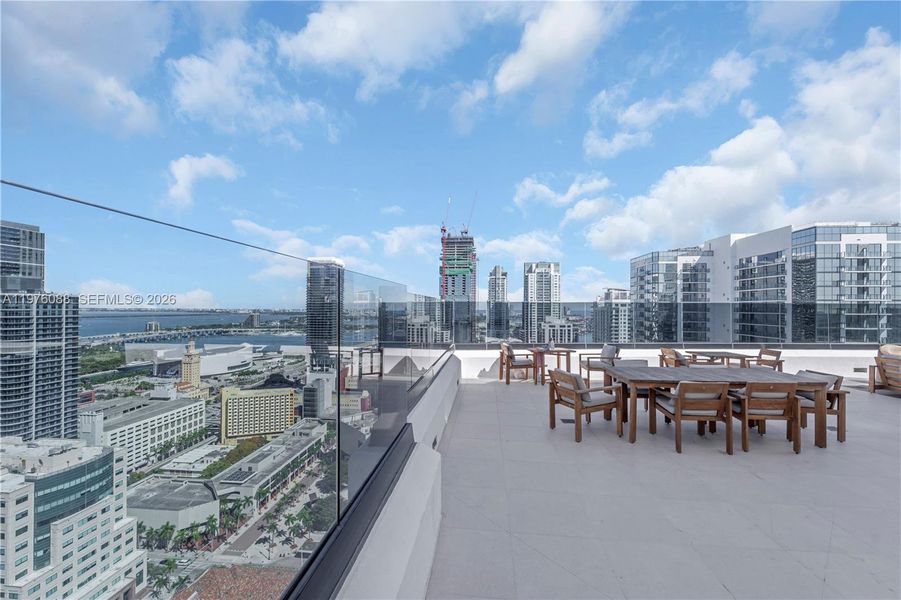 Condo located in Miami, FL showcasing its design and architecture (Image 34).