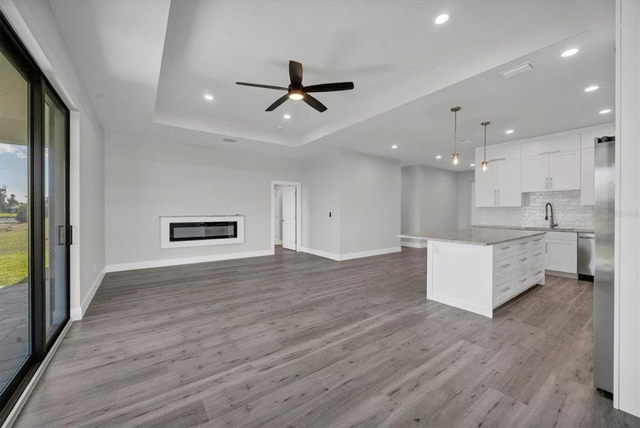 Spacious, unfurnished interior of a new home in , Rotonda West (Image 22).