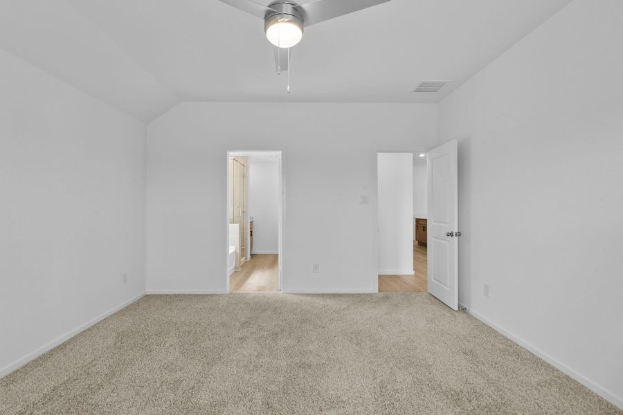 Spacious, unfurnished interior of a new home in Cypress Green, Tomball (Image 21). Spacious, unfurnished interior of a new home in Cypress Green, Tomball (Image 21).