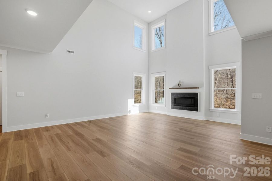 Spacious, unfurnished interior of a new home in Rone Creek, Waxhaw (Image 31).