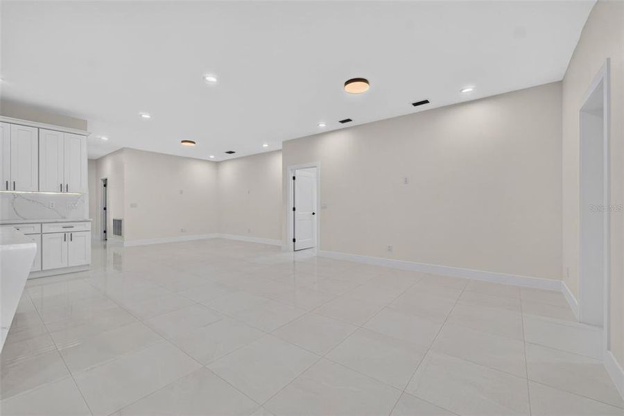 Spacious, unfurnished interior of a new home in , Lakeland (Image 53). Spacious, unfurnished interior of a new home in , Lakeland (Image 53).