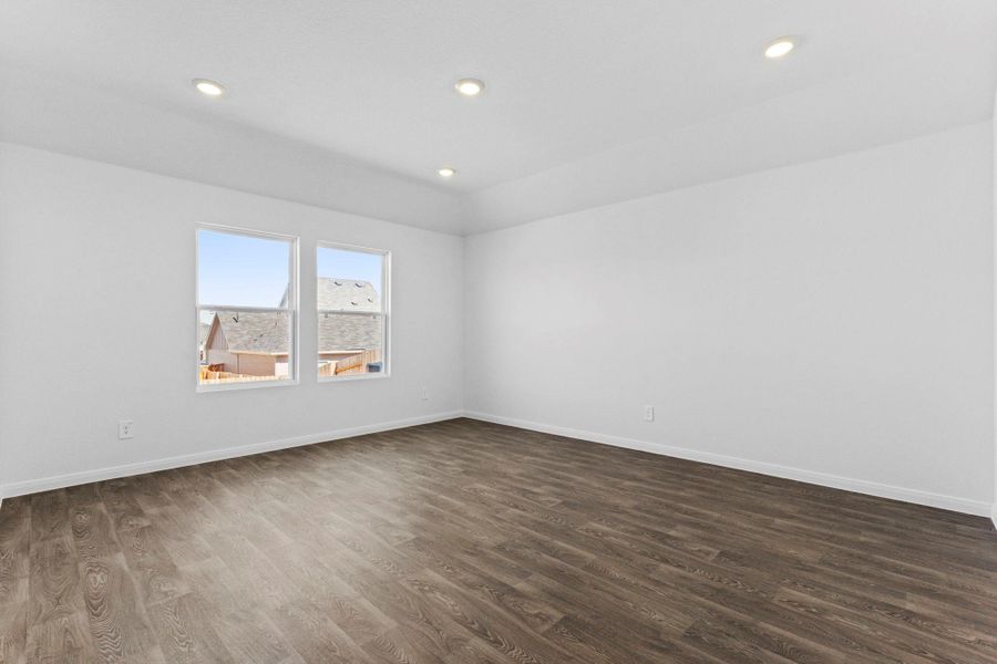 Spacious, unfurnished interior of a new home in Trace, San Marcos (Image 19).