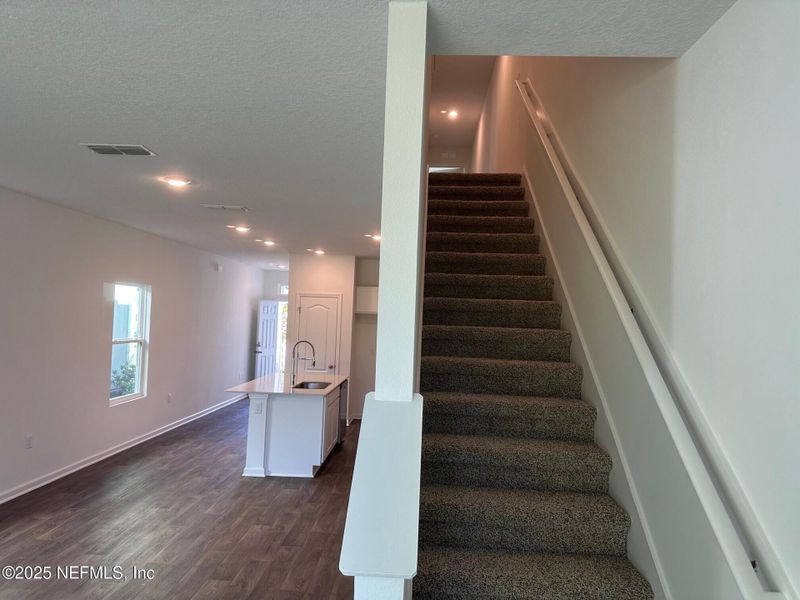 Spacious, unfurnished interior of a new home in Irongate Villas, Jacksonville (Image 23).
