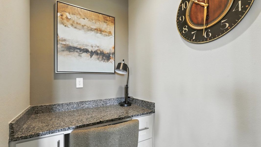 Close-up of interior finishes inside a home in Lakeview Pointe, Grand Prairie (Image 20).