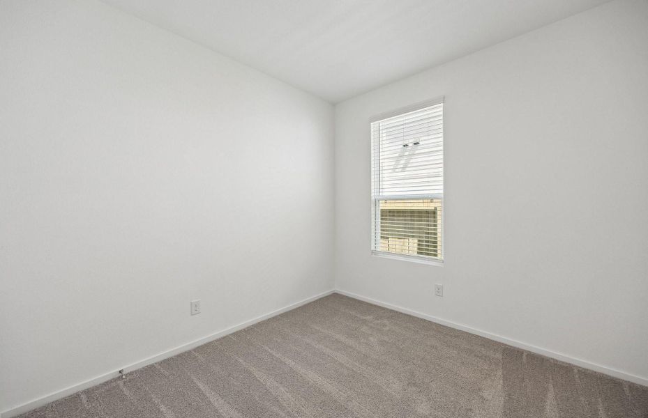 Spacious, unfurnished interior of a new home in Stokesbury, Waller (Image 13).