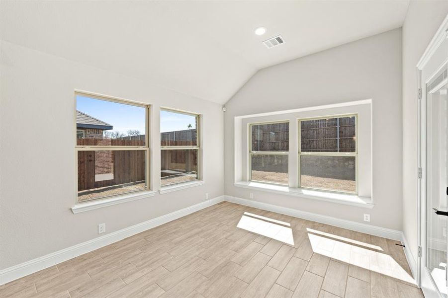 Spacious, unfurnished interior of a new home in The Oaks, Red Oak (Image 23).