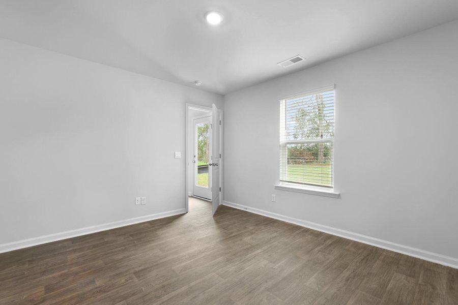 Spacious, unfurnished interior of a new home in Center Pointe, Santee (Image 14).