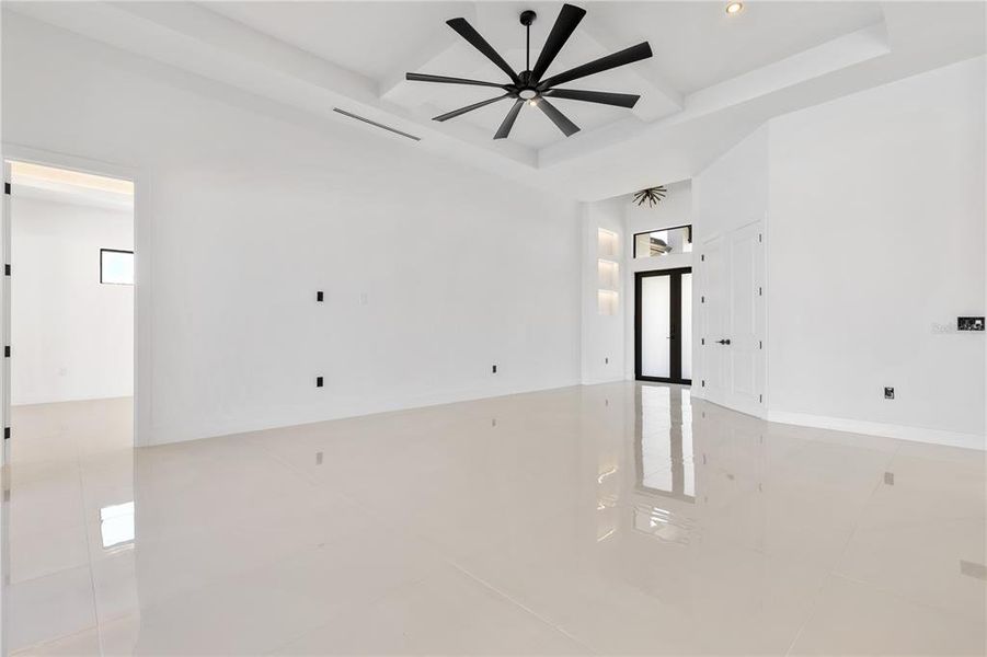 Spacious, unfurnished interior of a new home in , Cape Coral (Image 22).