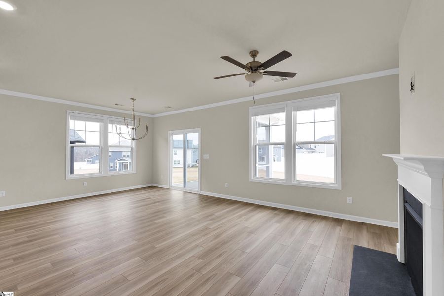 Spacious, unfurnished interior of a new home in Sedona, Greenville (Image 17).