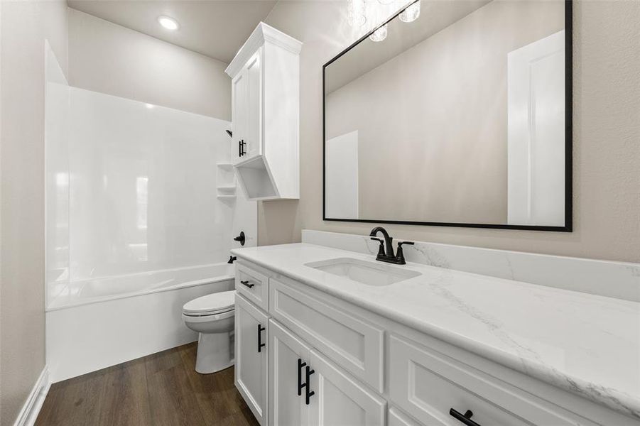 Furnished interior view inside a new home in , Gatesville (Image 12).