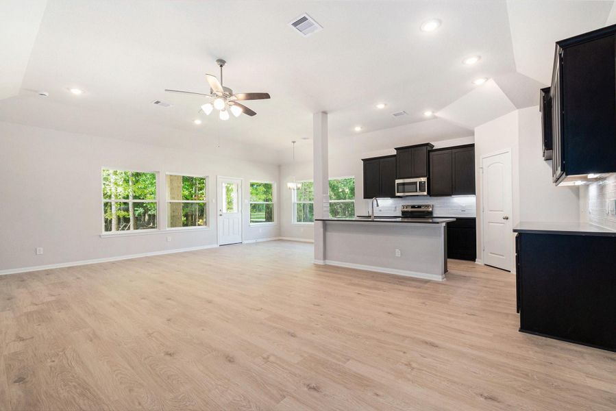 Image 7 of a home in Encino Estates. Image 7 of a home in Encino Estates.