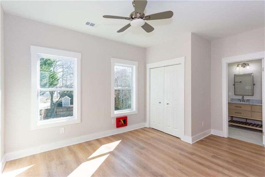 Spacious, unfurnished interior of a new home in , East Point (Image 36).