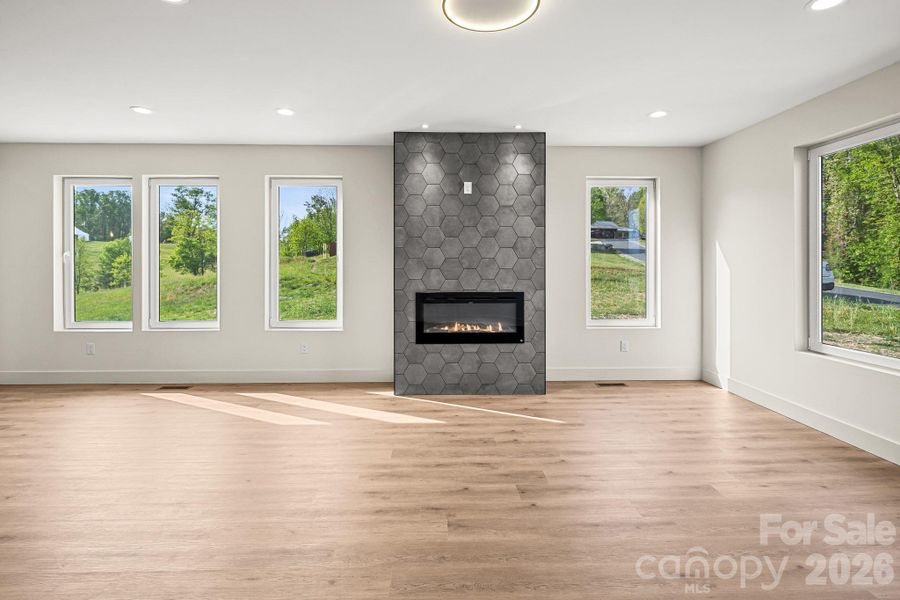 Spacious, unfurnished interior of a new home in , Alexander (Image 22).