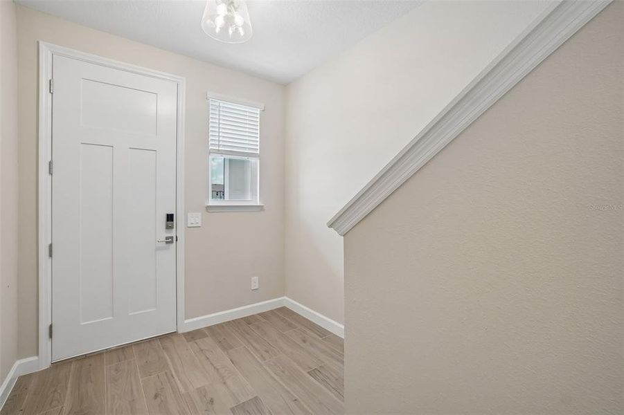 Spacious, unfurnished interior of a new home in , Tampa (Image 12).