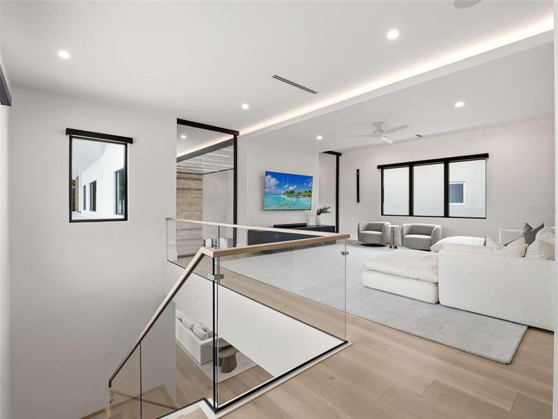 Furnished interior view inside a new home in , Orlando (Image 61).