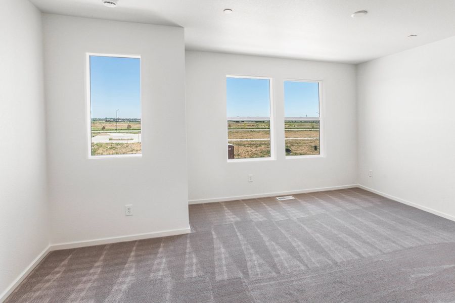 Spacious, unfurnished interior of a new home in Bloom, Fort Collins (Image 25).