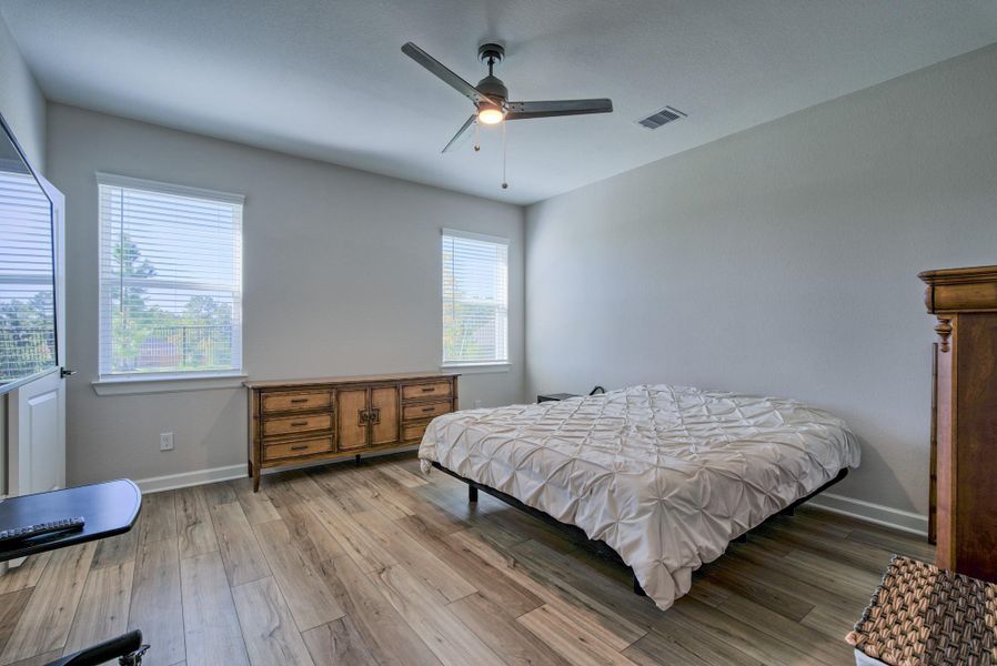 Furnished interior view inside a new home in Wedgewood Forest, Conroe (Image 11). Furnished interior view inside a new home in Wedgewood Forest, Conroe (Image 11).
