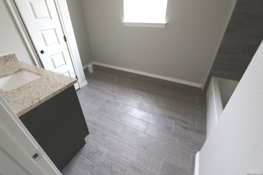 Spacious, unfurnished interior of a new home in , La Vernia (Image 34). Spacious, unfurnished interior of a new home in , La Vernia (Image 34).
