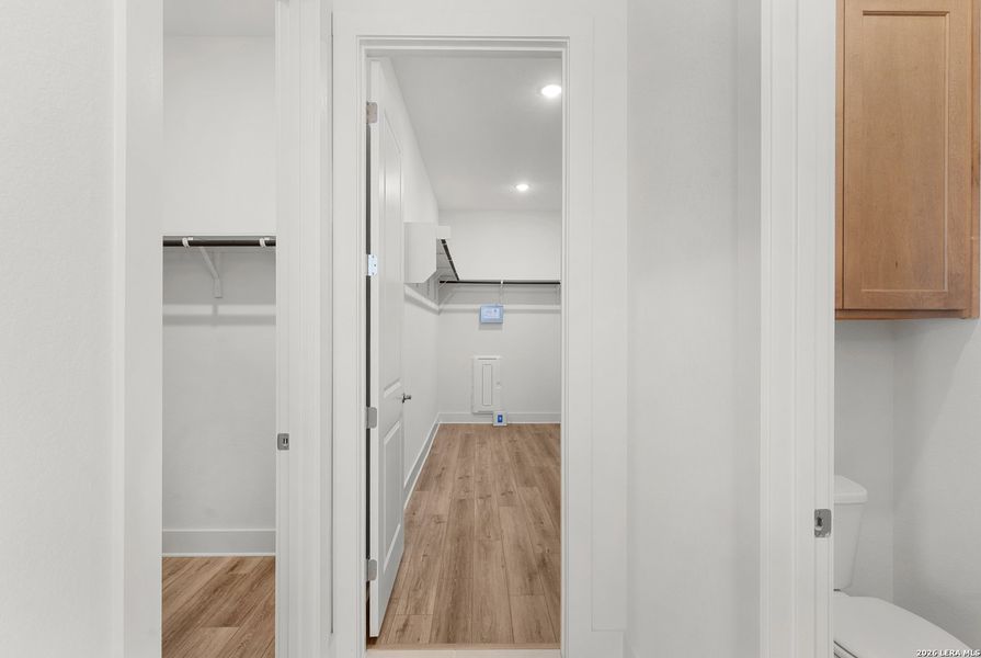Spacious, unfurnished interior of a new home in El Sonido at Campanas, San Antonio (Image 24). Spacious, unfurnished interior of a new home in El Sonido at Campanas, San Antonio (Image 24).