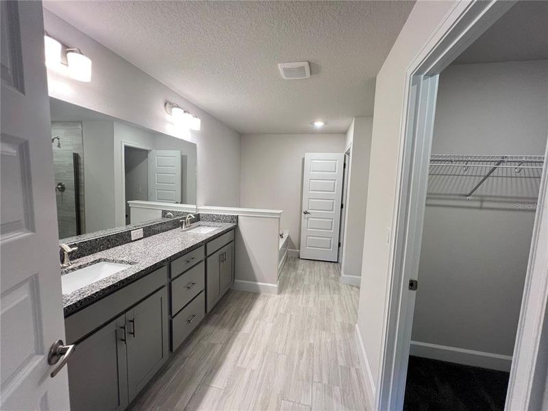 Furnished interior view inside a new home in , Dade City (Image 9).