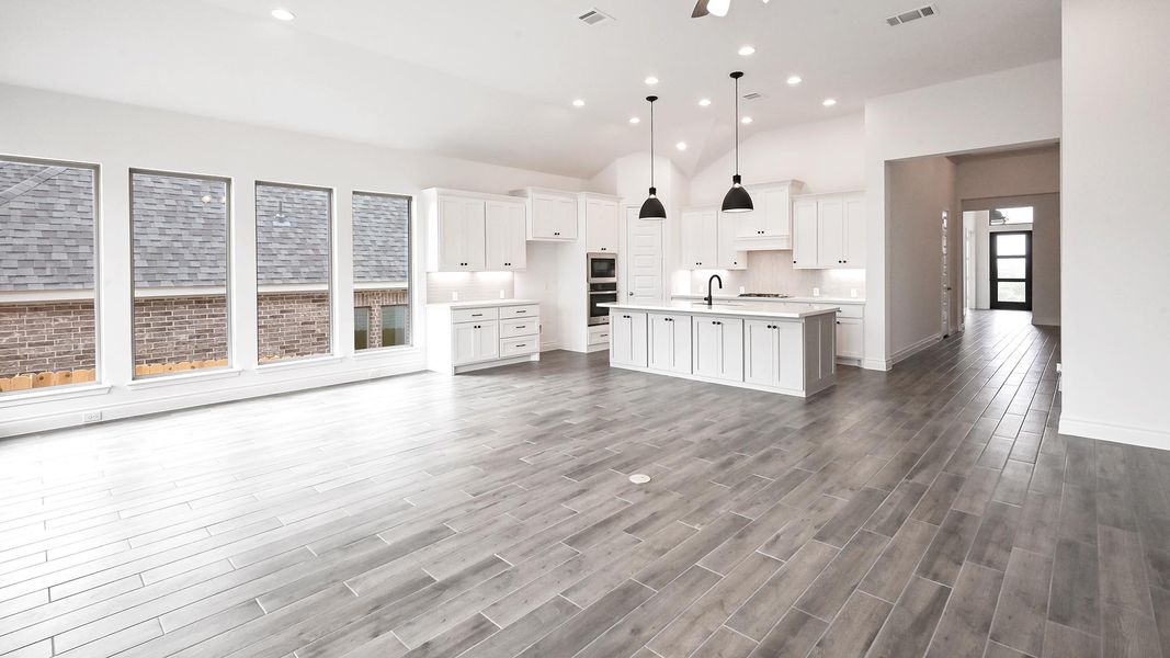 Spacious, unfurnished interior of a new home in La Cima 50', San Marcos (Image 15).