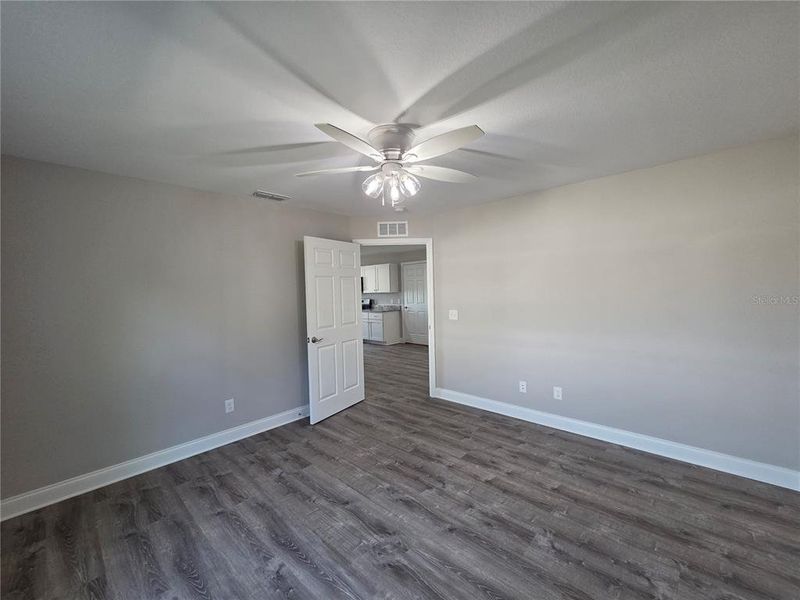 Spacious, unfurnished interior of a new home in , Lake Wales (Image 26).
