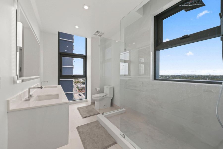 Owner's Suite Bathroom Owner's Suite Bathroom